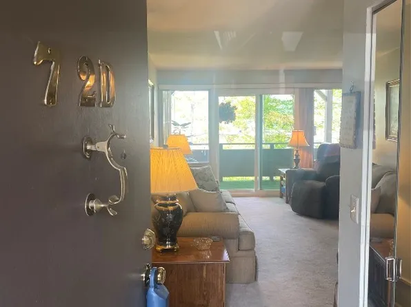 201 Evergreen St #7-2D, Vestal, NY 13850