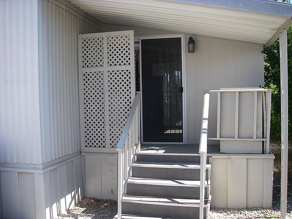 Patio doors to back