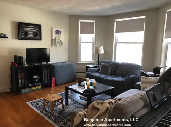 312 Tappan St, Brookline, MA