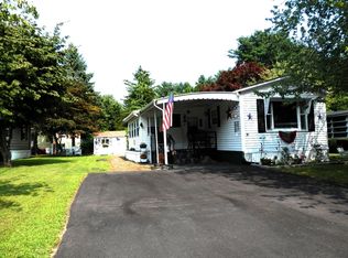 81 Acorn Dr, Taunton, MA 02780