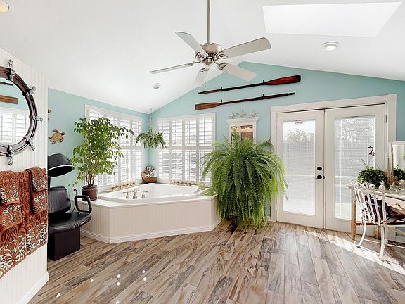 3rd image of 6049 Ellerslee Dr