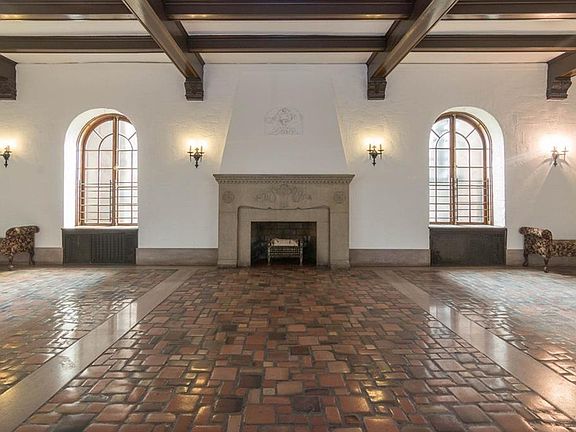 3rd image of 412 Munro Ave APT 4A