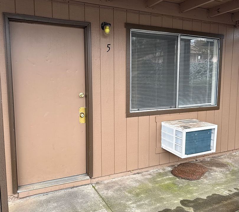 1st image of 4210 Main St APT 5