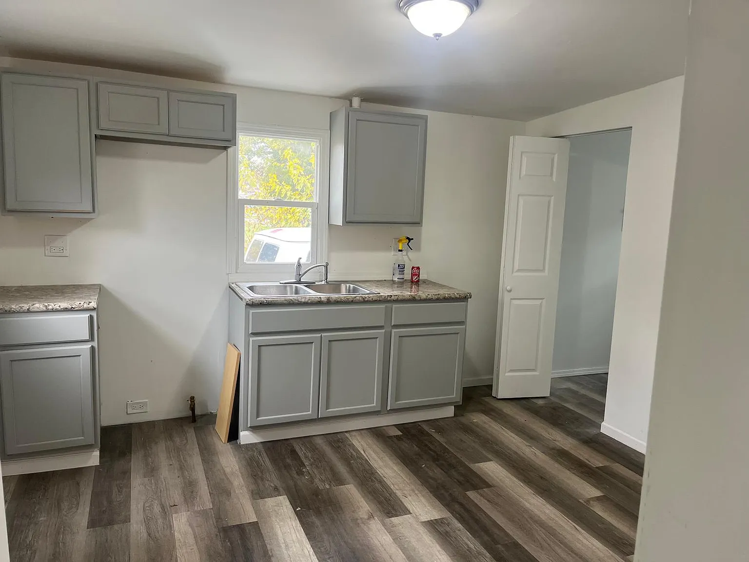1 bed, 900 sqft, $1,550 — Photo 2