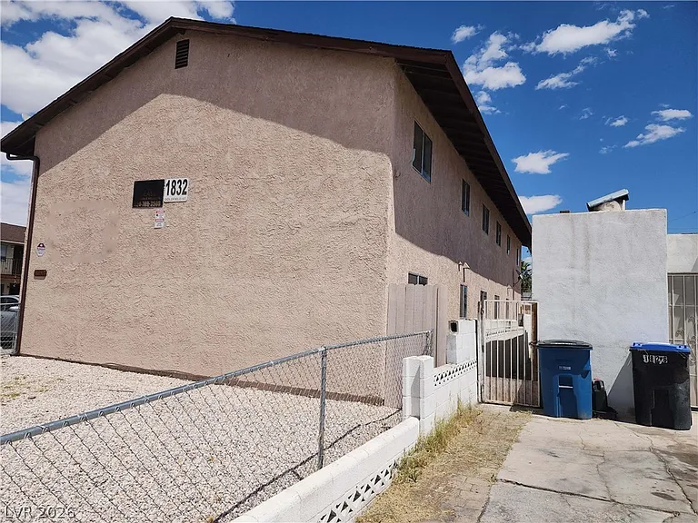 1832 Goldfield St #1 — Photo 1