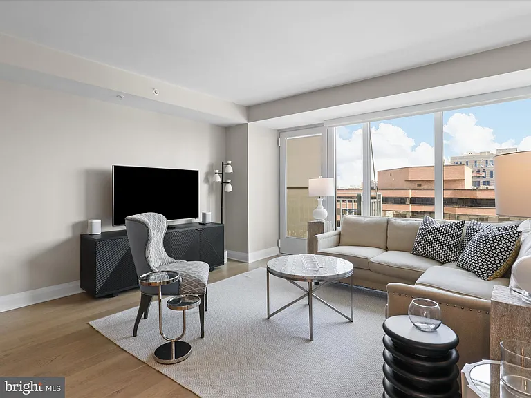 925 N Fairfax St #704 — Photo 12