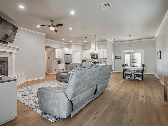 4th image of 10808 NW 28th Ter
