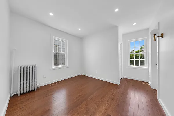 Bedroom, photo 2