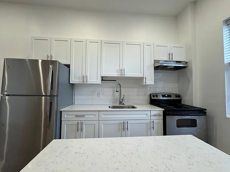 178 Front St N #202 — Photo 3