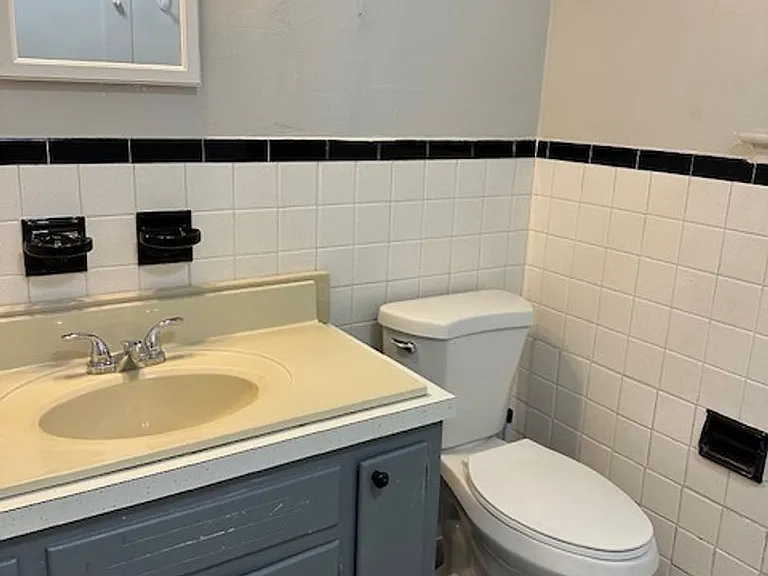 4 Boeing Rd #4A — Photo 9