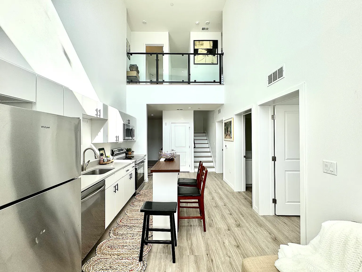 4 bed, 1500 sqft, $3,508 — Photo 2