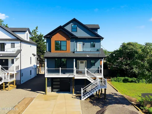 96 Pinewood Road, Toms River, NJ 08753