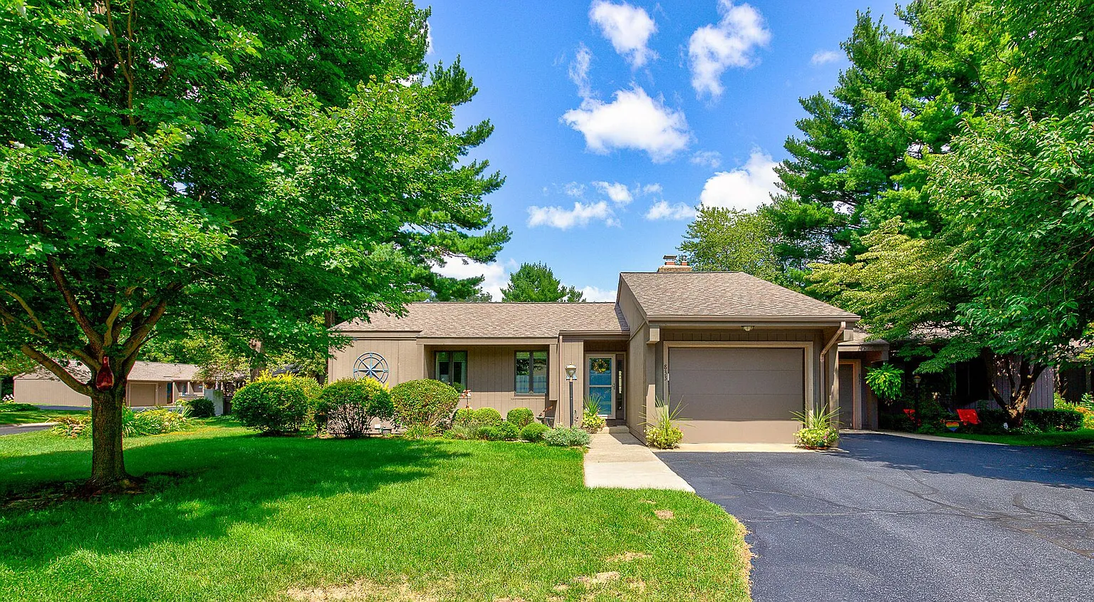 833 Brook Village Ct photo 1