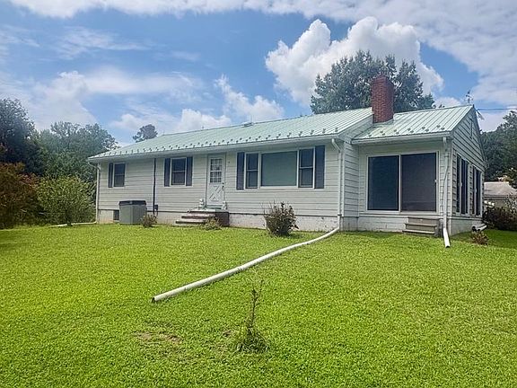 2nd image of 44567 Three Coves Rd
