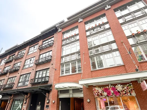 1072 Hamilton St #306, Vancouver, BC V6B 2R9