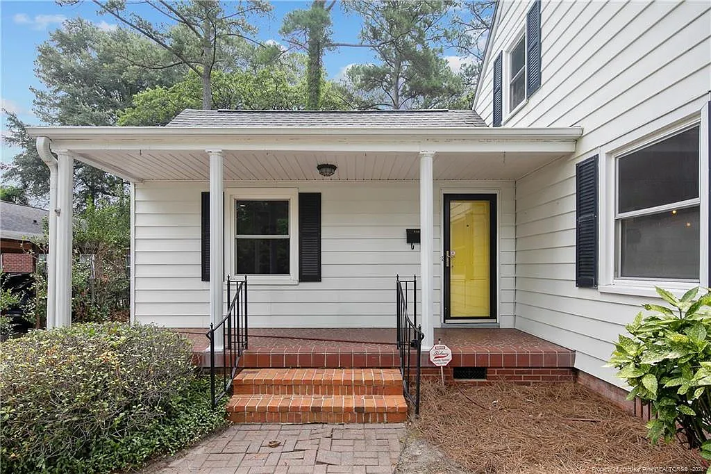 4 bed, 2.0 bath, $1,895 — Photo 2