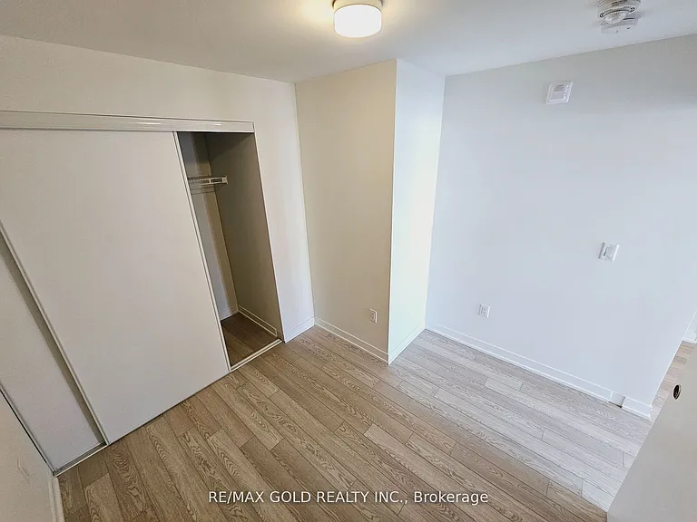 3401 Ridgeway Dr #411 — Photo 10