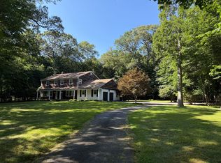 26 Branglebrink Rd, Saint James, NY 11780