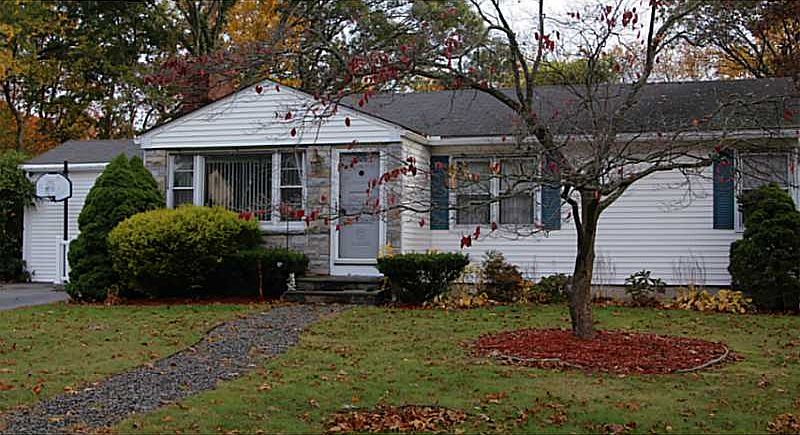1st image of 206 Lawnacre Dr