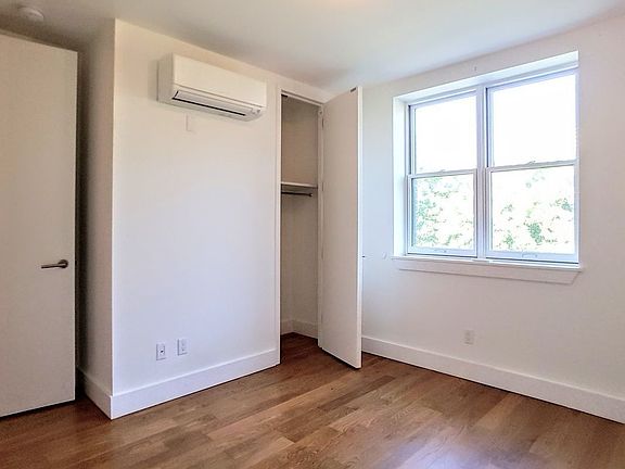 4th image of 106 Meserole St #3H