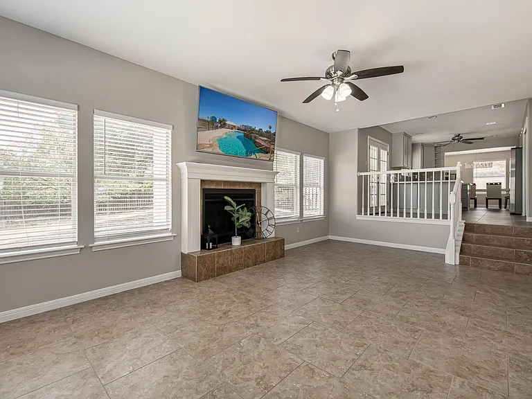 610 Butterfly Rdg — Photo 21