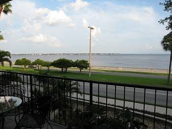5th image of 2419 Bayshore Blvd APT 2S