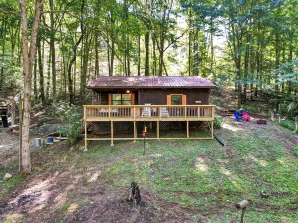 112 White Oak Ln, Caryville, TN 37714