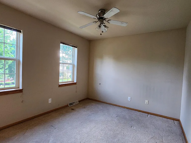 9412 Briar Haven Dr — Photo 32