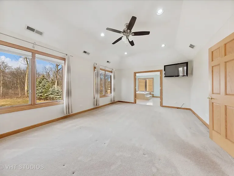 17W234 Massel Ct — Photo 16
