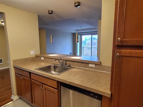 4th image of 815 S 9th St APT 502