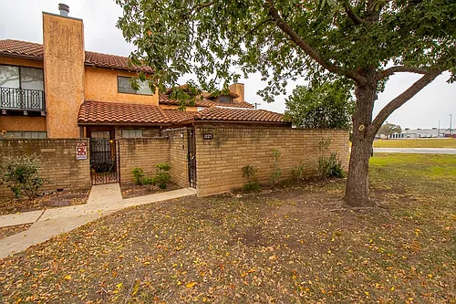 1127 Lois St Photo 1