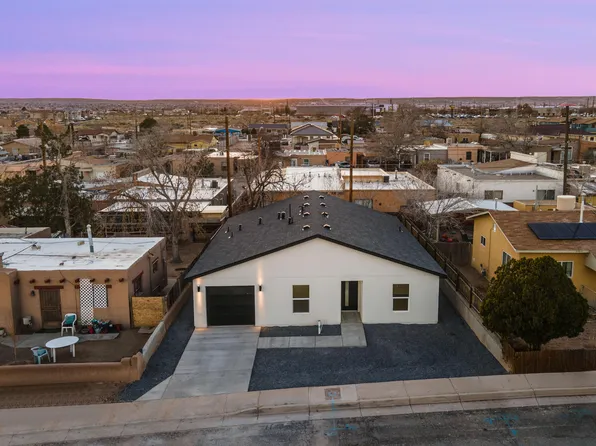 213 64th St SW, Albuquerque, NM 87121