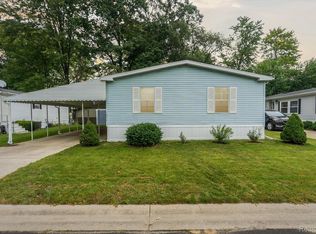 14317 Oak Hill Ct, Fenton, MI 48430