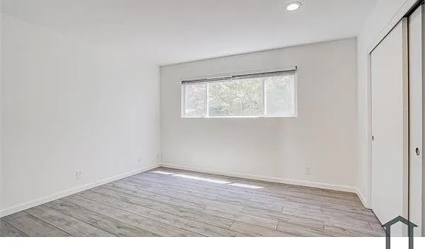 124 Farragut Ave #18 — Photo 7