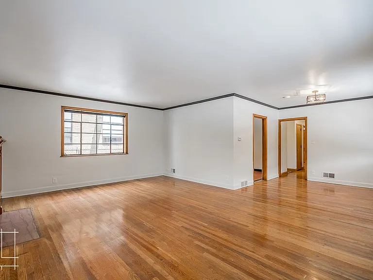1374 E. Broad St. — Photo 11