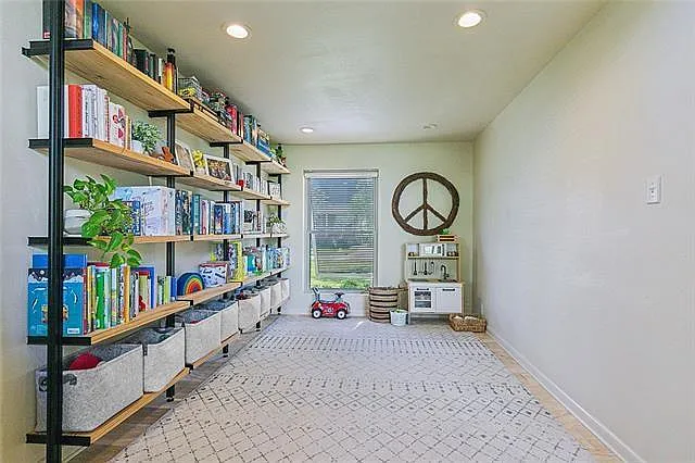 221 Highway Dr — Photo 8