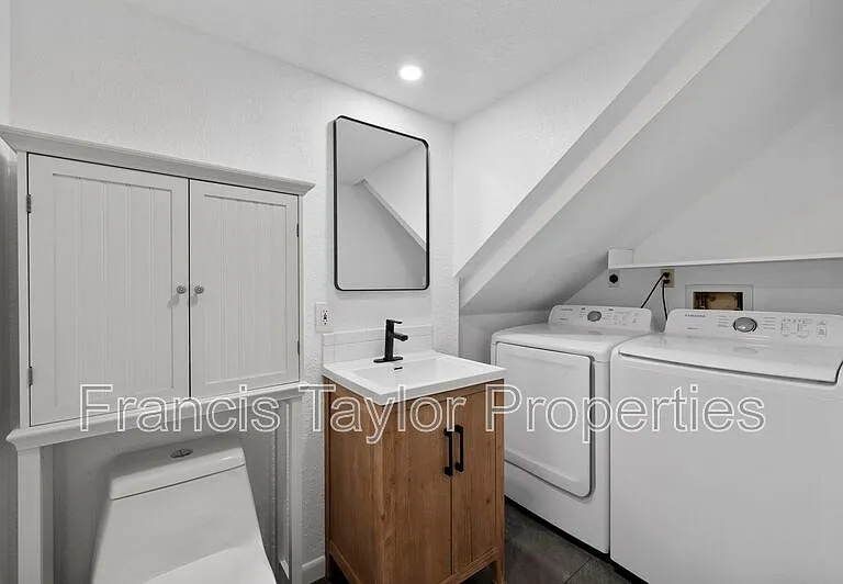 1080 Circle Dr — Photo 24