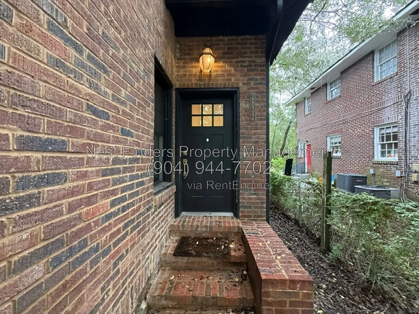 3 bed, 2.0 bath, 1690 sqft, $2,300 — Photo 2