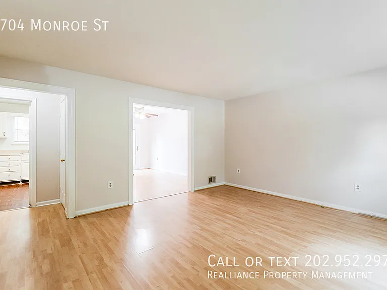 5704 Monroe St — Photo 13
