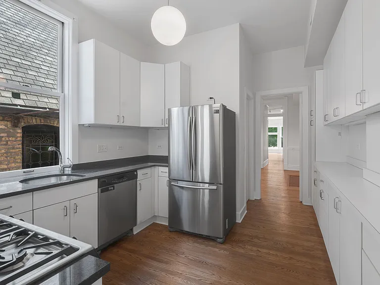 532 W Fullerton Pkwy — Photo 7
