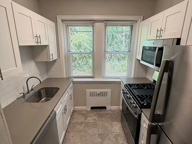 Greenside Manor — Photo 18