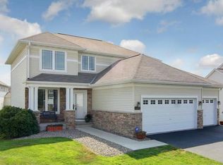 8409 Lobelia Ct, Shakopee, MN 55379