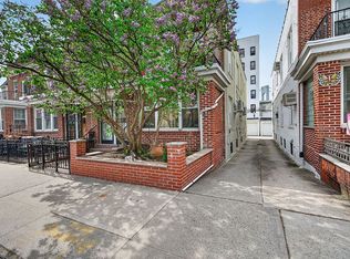 262 95th St #2, Brooklyn, NY 11209