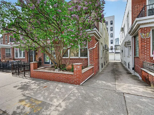 262 95th St #2, Brooklyn, NY 11209