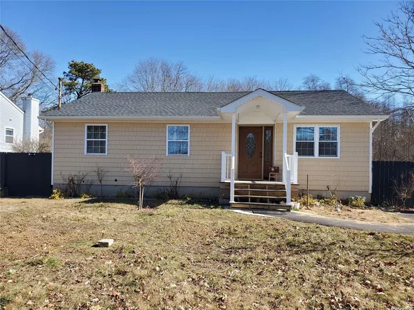47 Carver Boulevard, Bellport, NY 11713