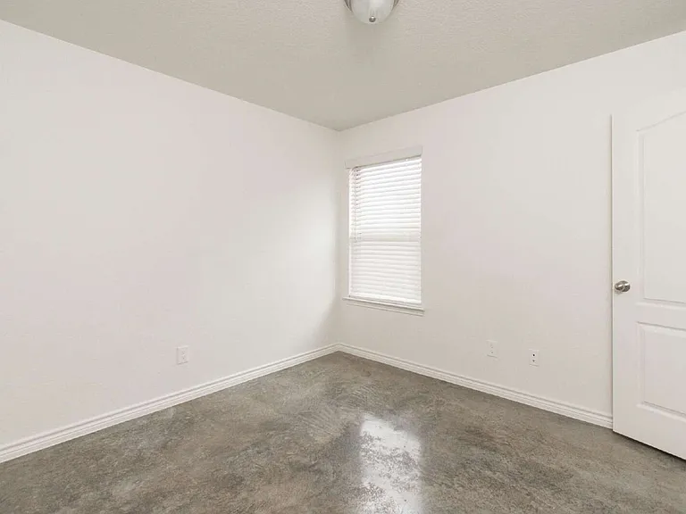 1004 Barbara Jordan St #B — Photo 11
