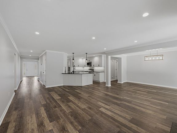 4th image of 2979 Burtonwood Dr