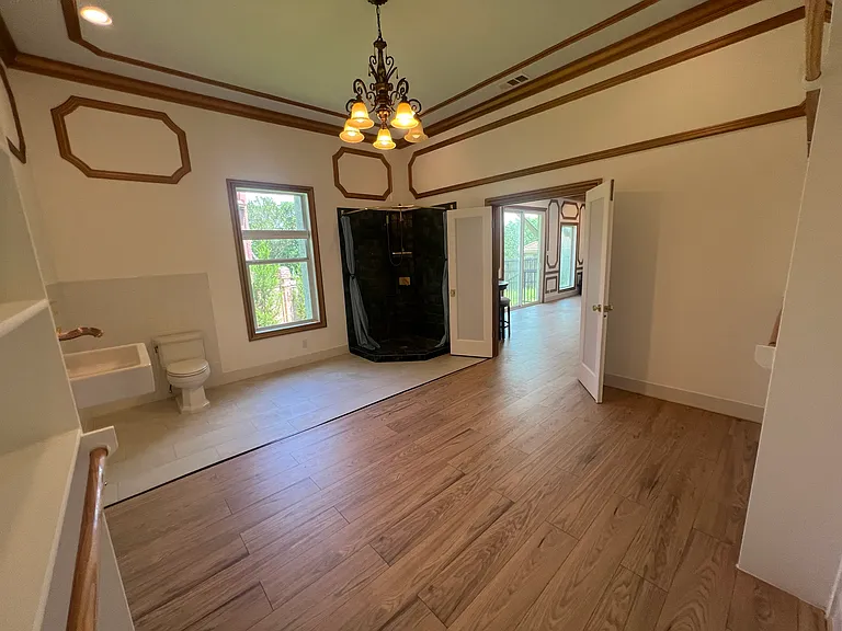3915 Hunters Crest St — Photo 12