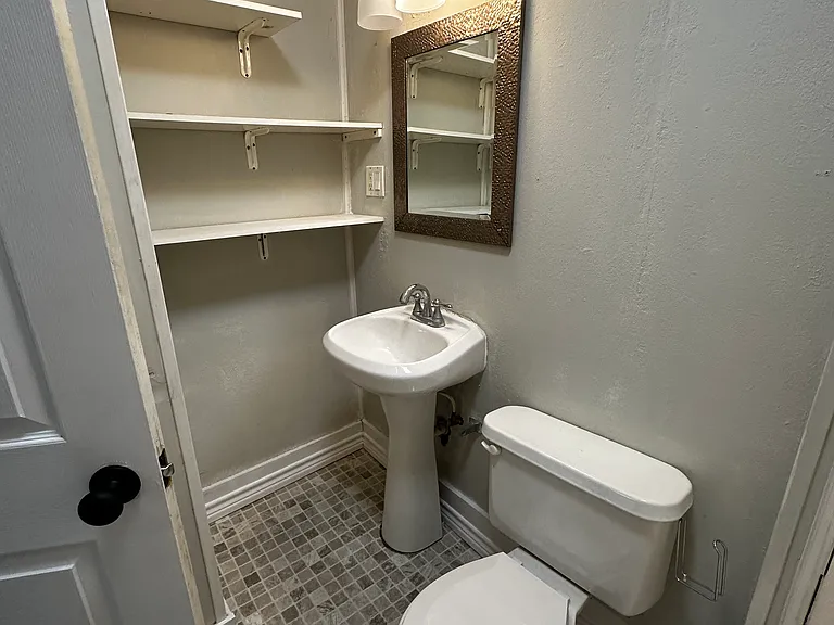 2907 Kessler Ave #B — Photo 6