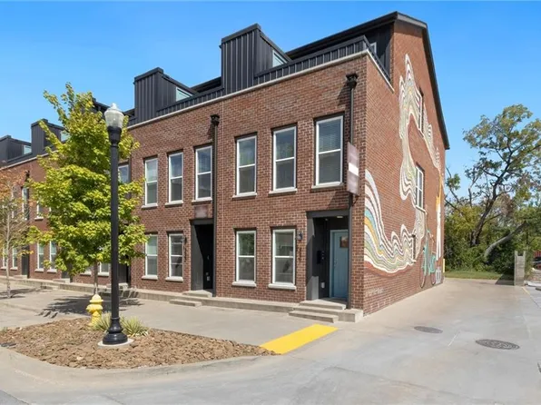 437 SW B St, Bentonville, AR 72712
